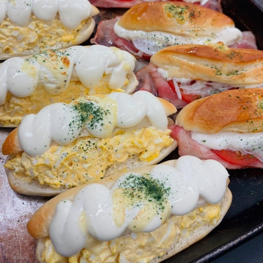 石窯パニーニ（チーズ&たまご／ベーコントマト）